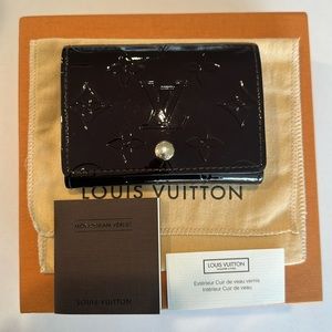 SOLD - Louis Vuitton Monogram Vernis Card Holder